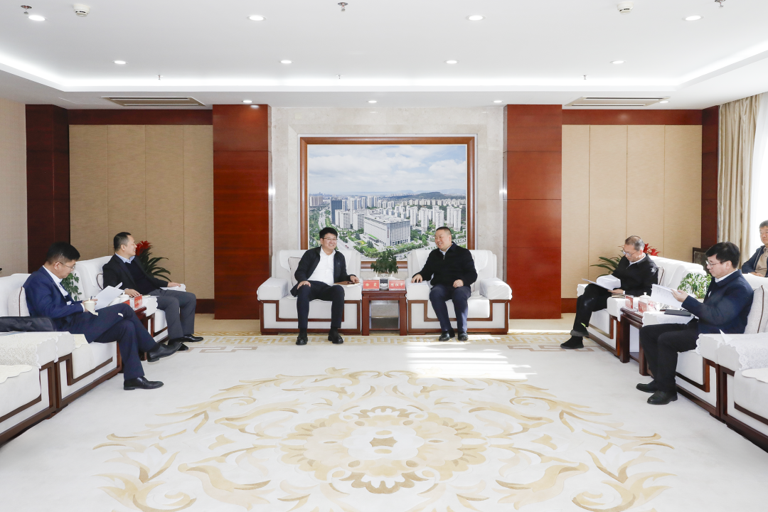 总与中信银行昆明分行、中信金融资产云南分公司交流座谈