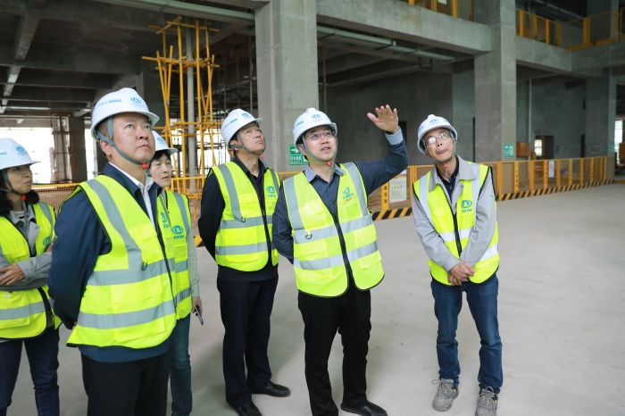 “随机式”问答，推动基层党建——李家龙调研基层党建工作