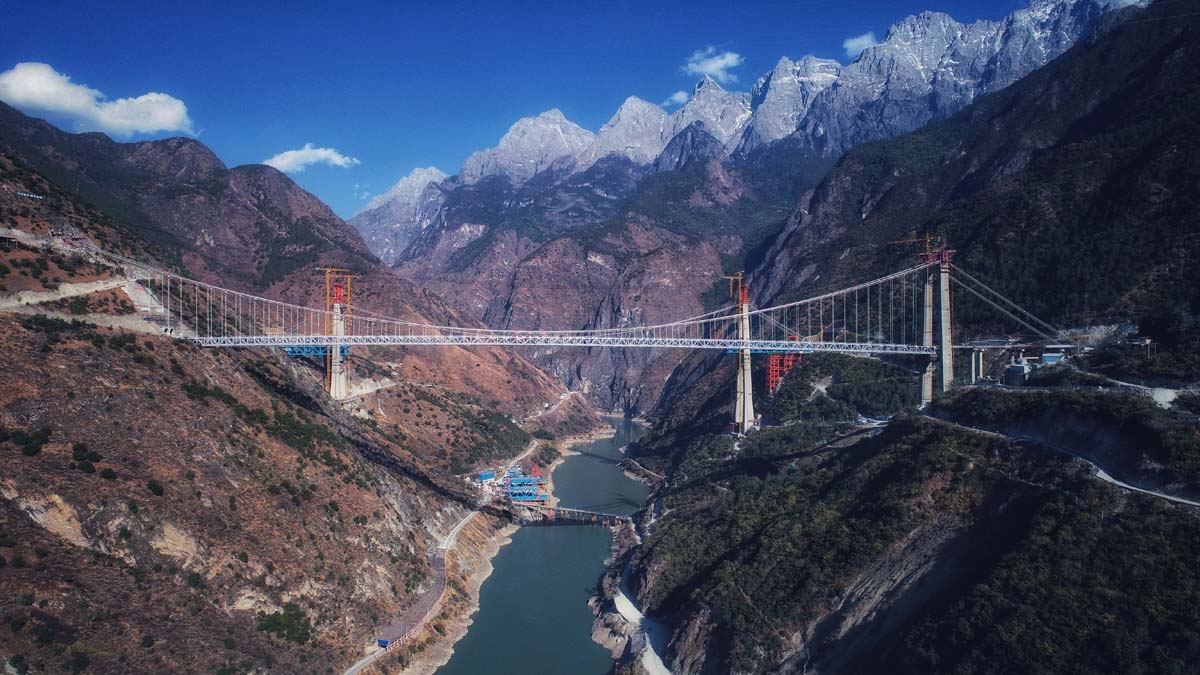 香丽高速虎跳峡金沙江特大桥